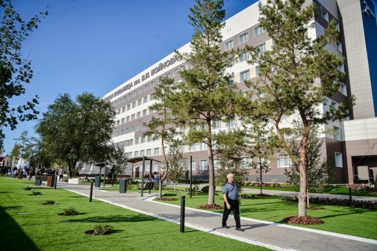    Паслер поздравил коллектив больницы им. В.И. Войнова с очередным обновленным корпусом Марина Шарт