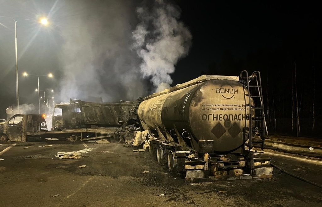 Последствия двух страшных ДТП на трассах М-10 и М-11 устранены. Путь свободен.jpg