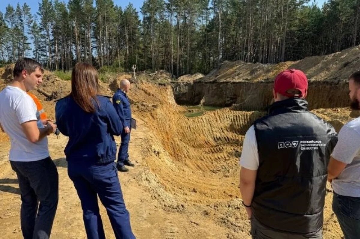    Силовики занялись свалкой с медотходами рядом с аэропортом «Кольцово»