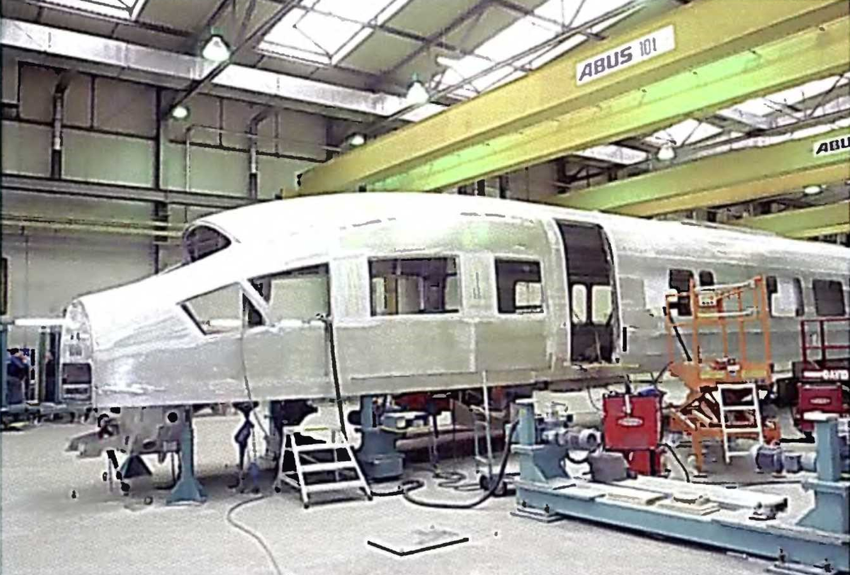 Картинка из свободных источников. Строительство головного вагона. 9 октября 2007 