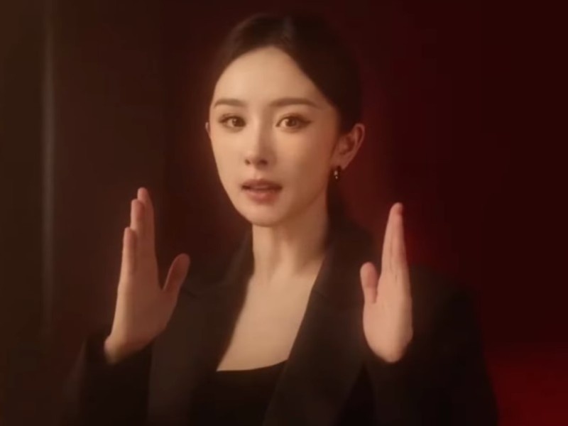    HUAWEI выпустила рекламу «тройной» раскладушки Mate XT [ВИДЕО]