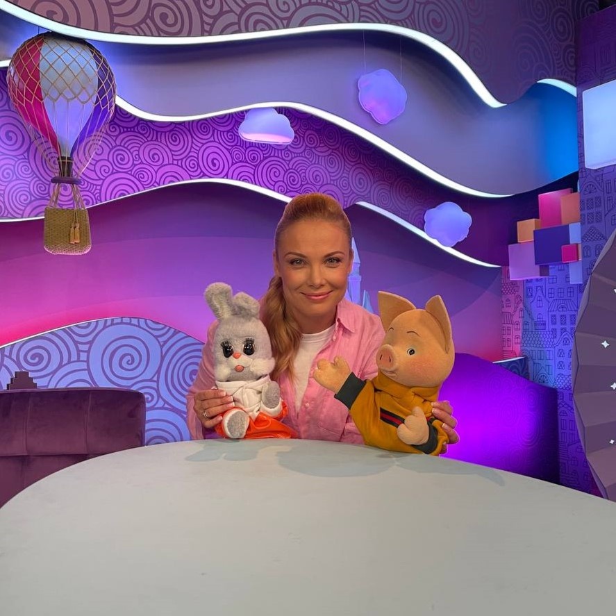 Татьяна Арнтгольц провела программу "Спокойной ночи,малыши!" с Хрюшей и Степашкой