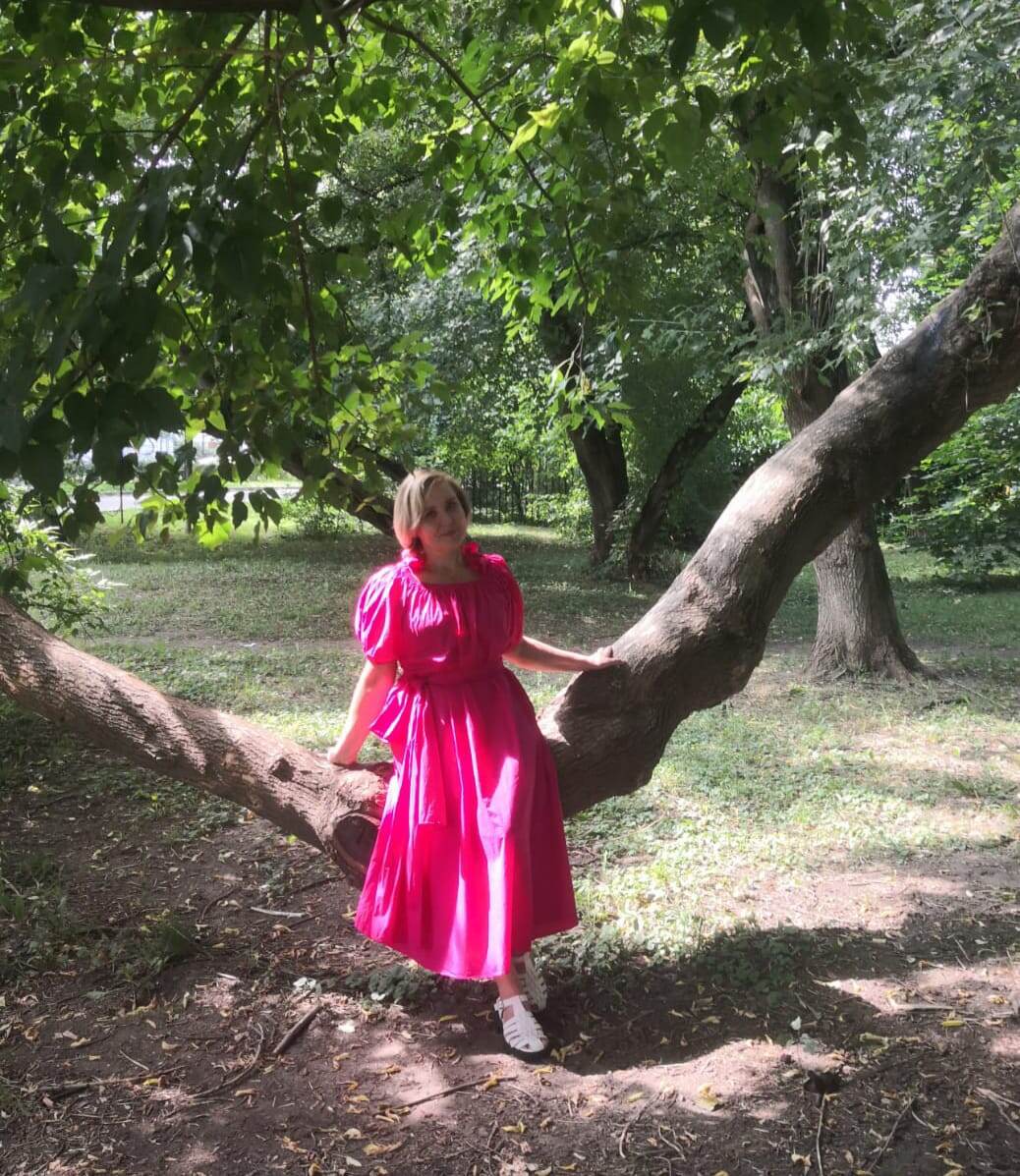 В самом красивом своём платье))) 