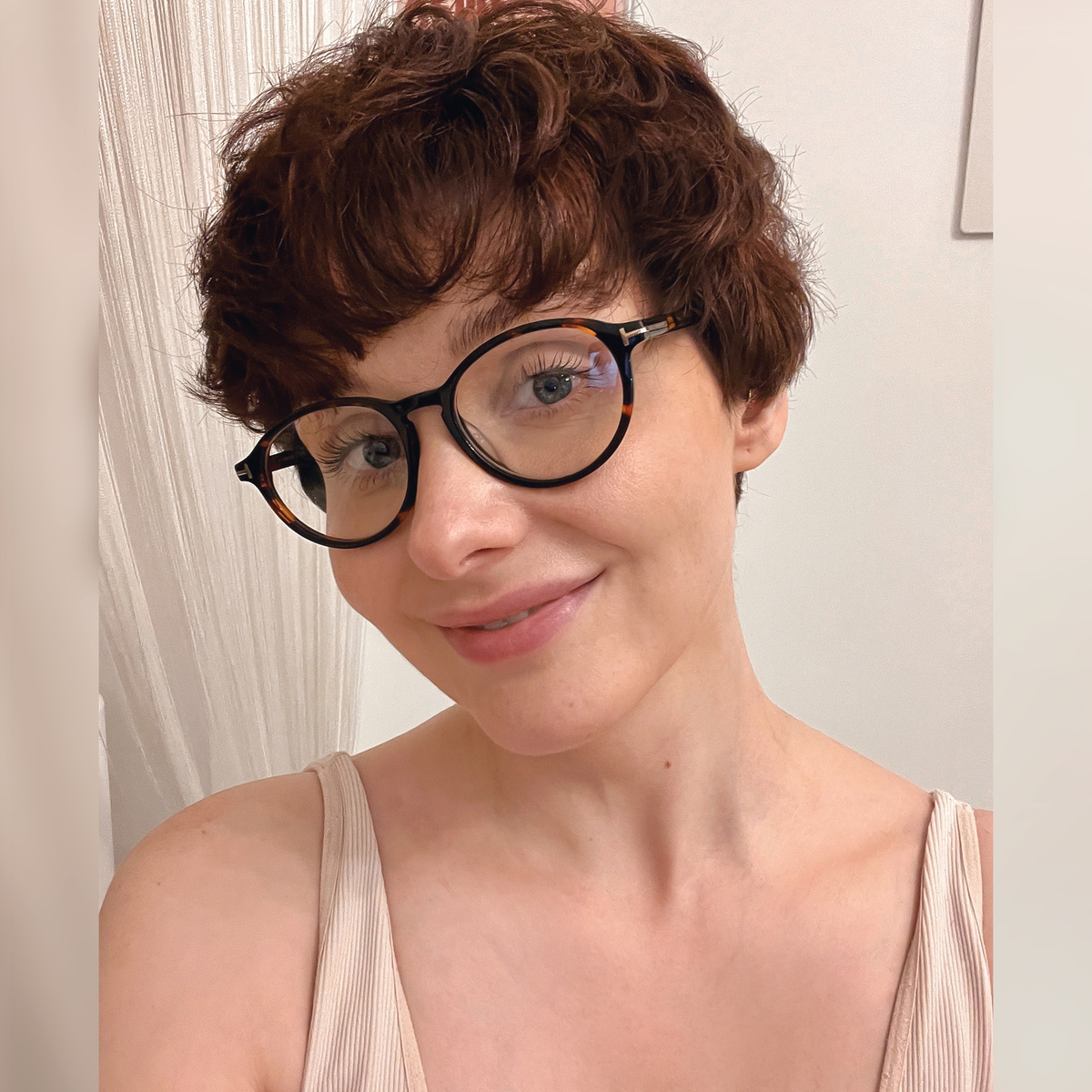 Сразу после парикмахера.