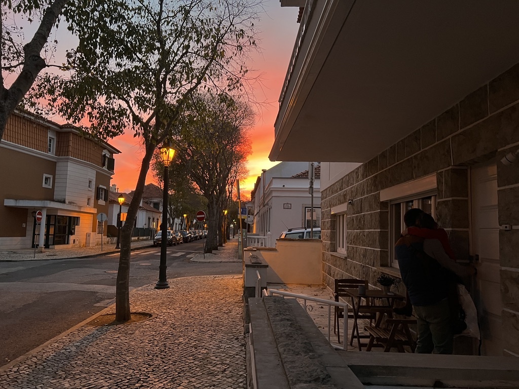 Наша предыдущая улица и вход в квартиру