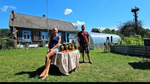 Жизнь на краю исчезающей деревни в Беларуси. Урожай и самый необычный способ маринования помидор.