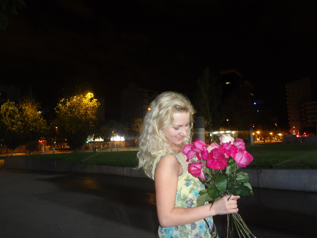 Я путешествую с цветами от Питерских друзей, они со мной летят до Барселоны