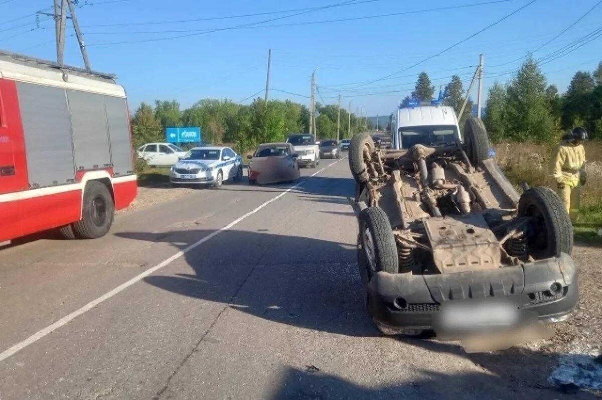    В Удмуртии произошла жёсткая авария с опрокидыванием автомобиля