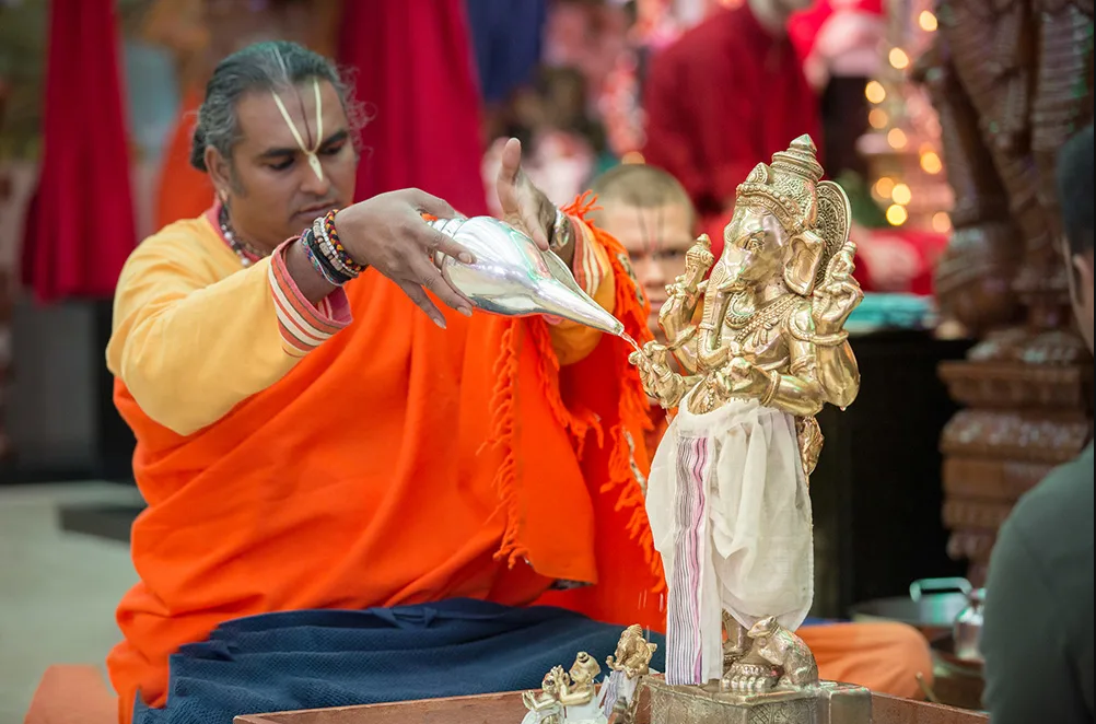 Абхишека Ганеши. Фото: bhaktimarga.ie
