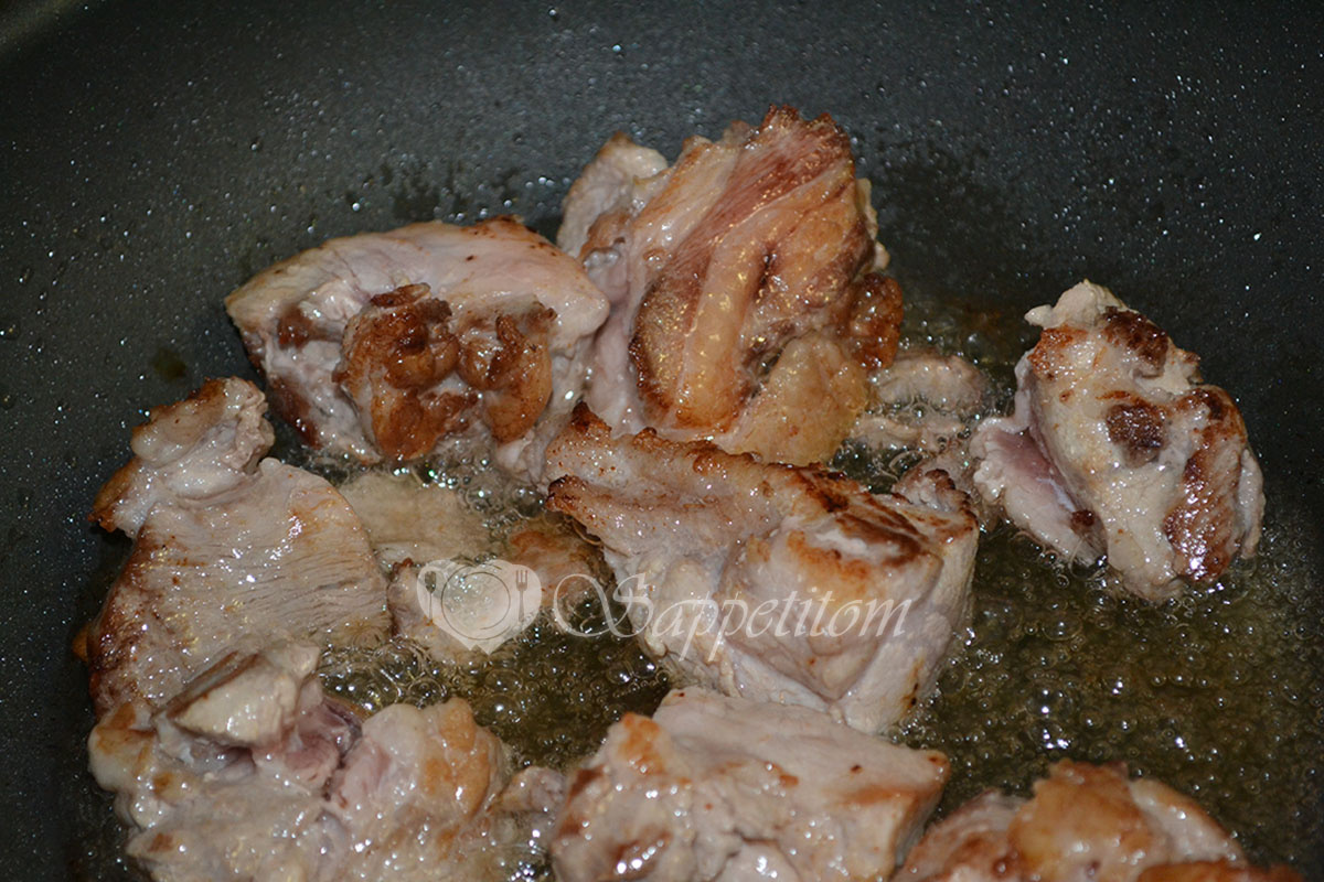 Мясо по сибирски. Строганов биф бефстроганов. Мясо по сибирски в духовке. Мясо по сибирски. Свинина по сибирски фото.