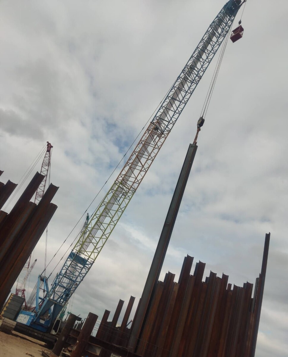 Liebherr LR 1300 на погрузочно-монтажных работах