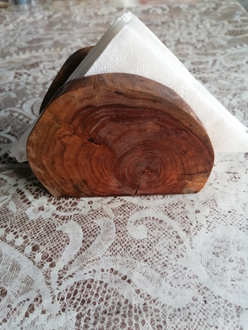 Салфетница из спила яблони. Листайте галерею.