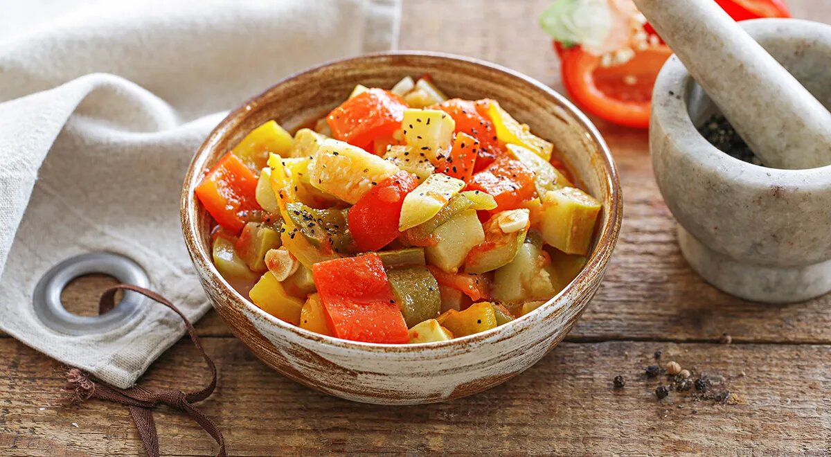   Кабачки с перцем и помидорами на зиму (gastronom.ru)