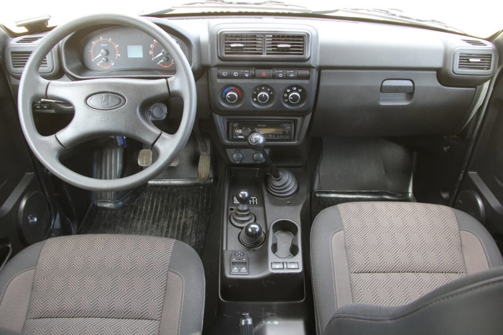 Интерьер Lada Niva Legend.