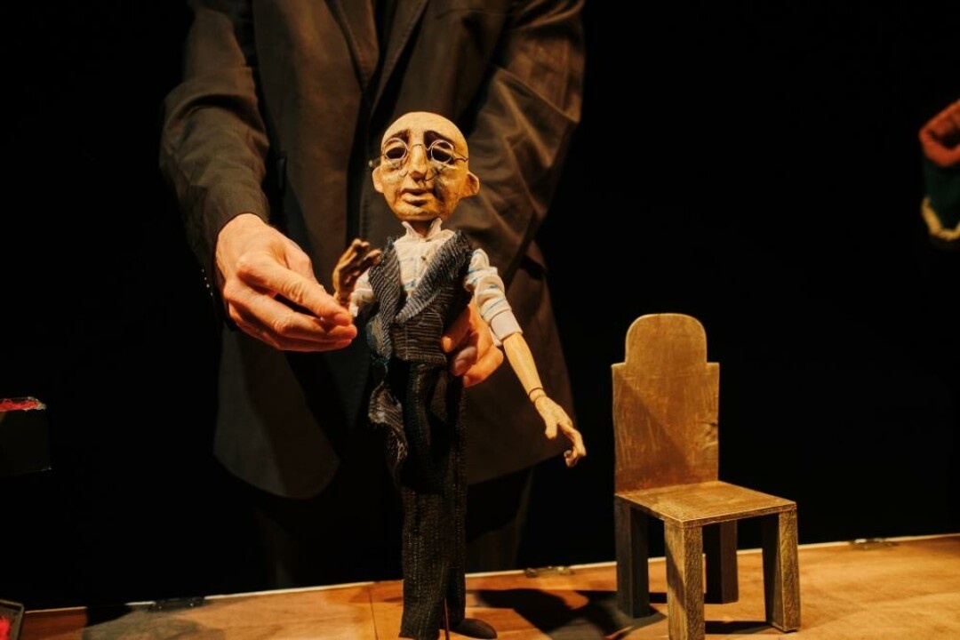    Смерть Тарелкина Фото: teatr-vbg.ru / Театр драмы и кукол «Святая крепость».