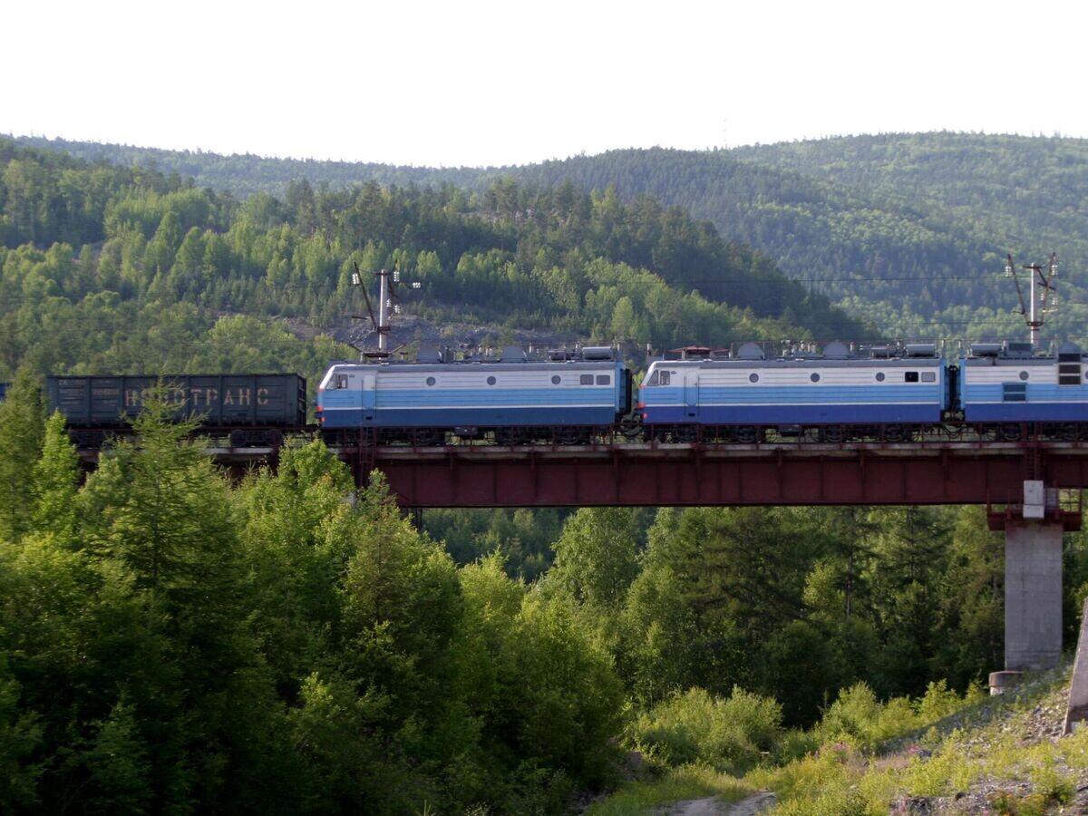    Участок Байкало-Амурской магистрали в районе Северобайкальска© РИА Новости / Руслан Кривобок