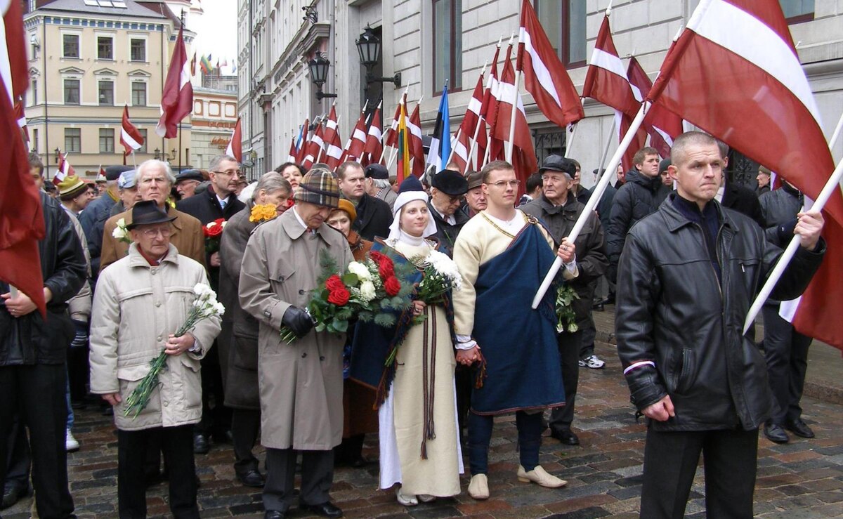 Шествие латышских патриотов в Старой Риге...