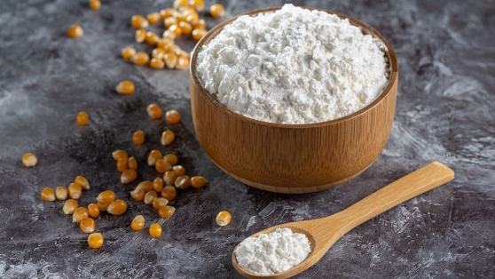    От застарелых пятен и жира: как с помощью кукурузного крахмала легко очистить кухонные шкафы и мягкую мебель Анастасия Романова