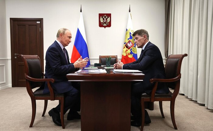 Вечером президент выкроил время для официальной встречи / Фото: сайт президента России