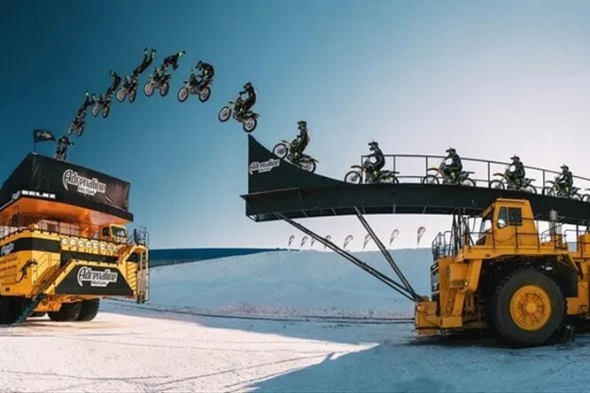 Прыжок с БелАЗа на БелАЗ