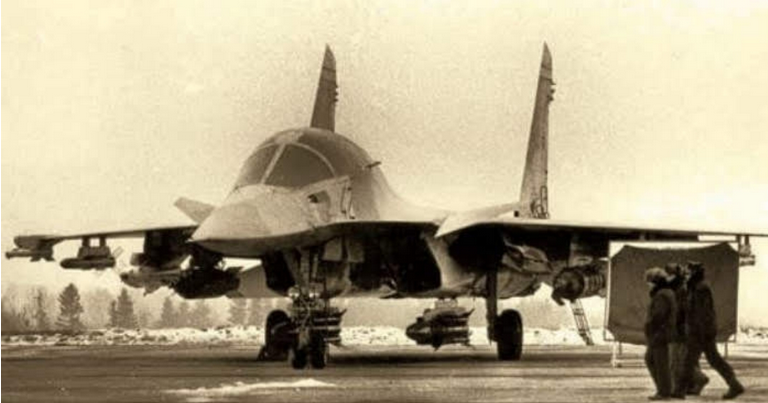 Т10В-1 на выставке на военном аэродроме «Мачулищи» в Белоруссии в феврале 1992 года