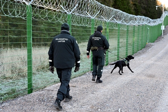    Вдоль границы финны ходят хмуро. Фото:  www.globallookpress.com/ IMAGO/Jussi Nukari
