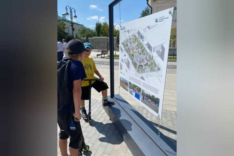    В Оренбурге проходит выставка под открытым небом «Меняя взгляд» Кристина Просвиркина