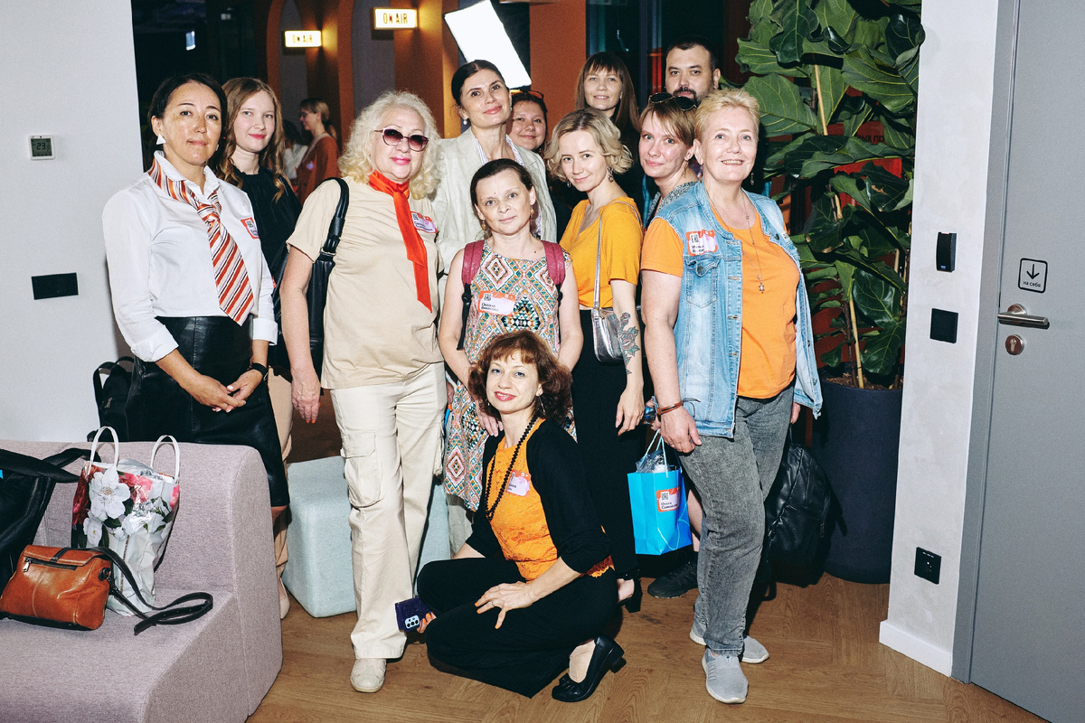 Часть лучших выпускников курса «Дзен для авторов». 