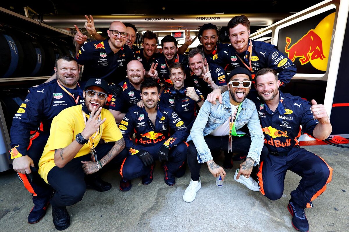 Гоночная команда Red Bull 