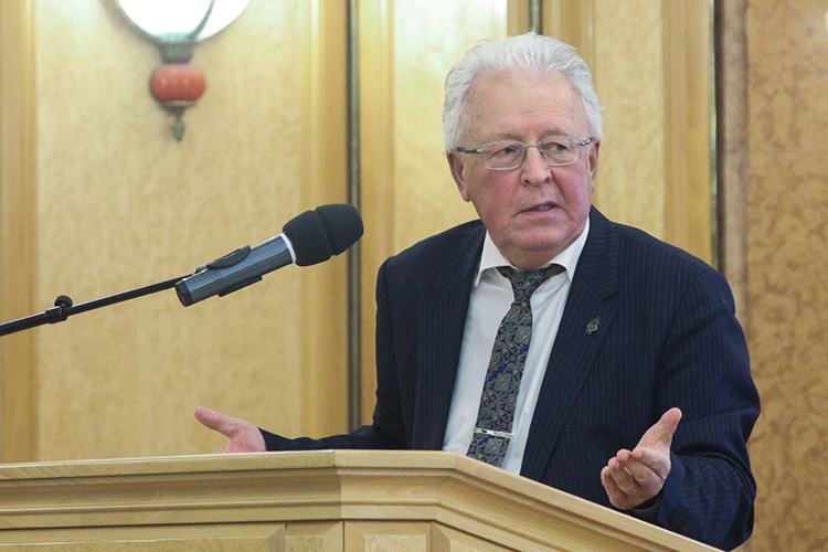    Валентин Катасонов: «Очень важно понять, как взаимодействуют между собой отдельные ЦБ. А они взаимодействуют — как по горизонтали, так и по вертикали».   
Фото: «БИЗНЕС Online»