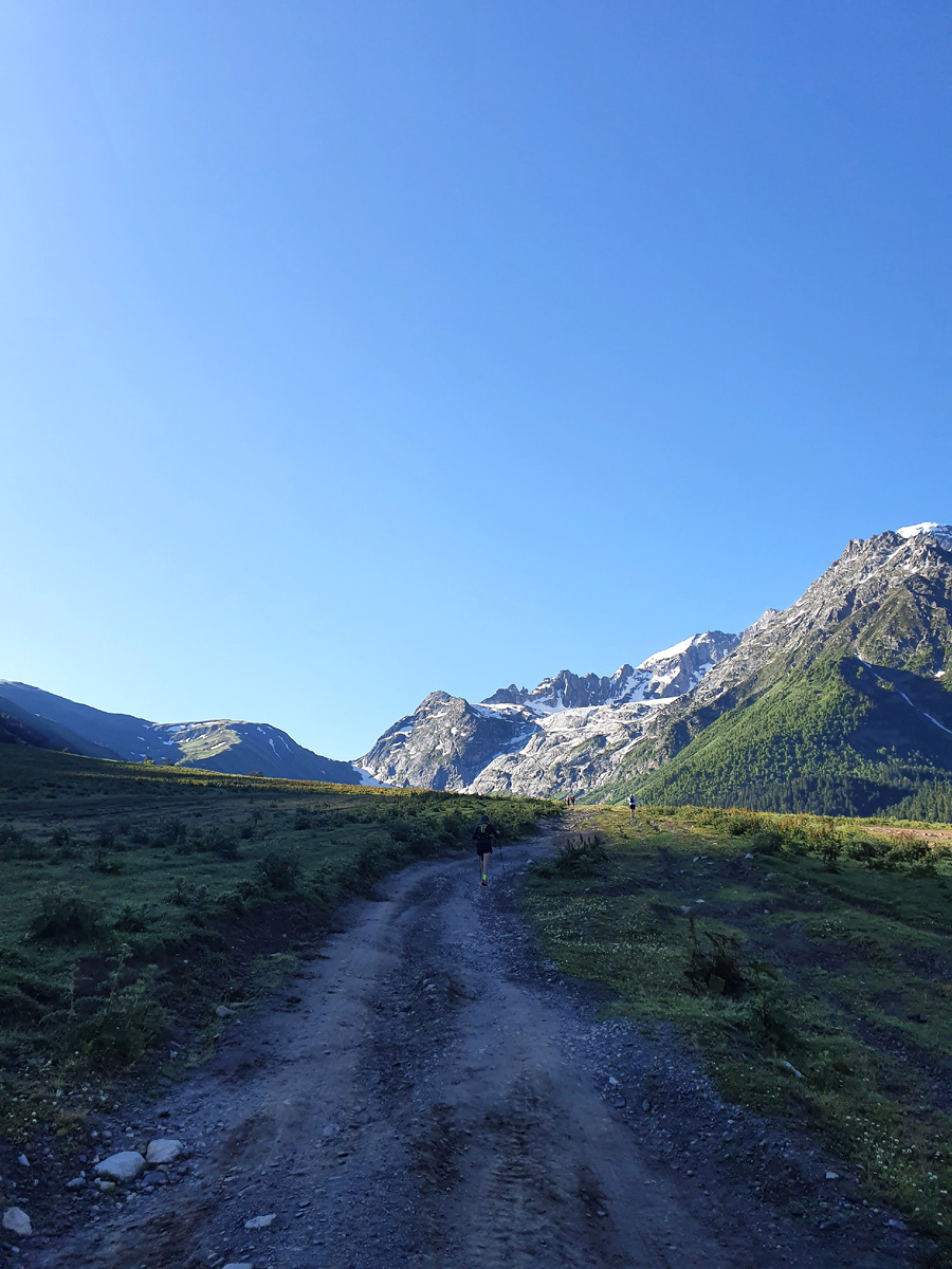 Там маршрут ->