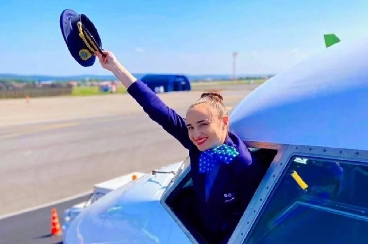    Любимый самолет девушки - Boeing 737.