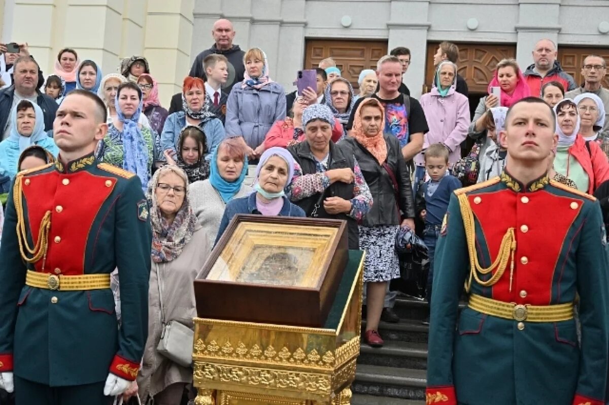    Хабаровск молился о Победе перед иконой Пресвятой Богородицы «Казанской»