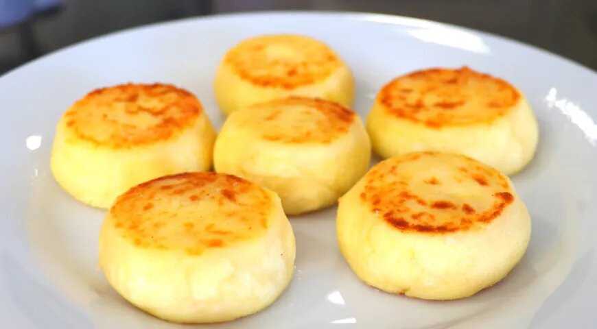 Нежные сырники из творога на завтрак, пошаговый рецепт с фото от автора Марина Майорова на 730 ккал