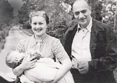 Людмила Целиковская с мужем и сыном. Фото из семейного архива. 