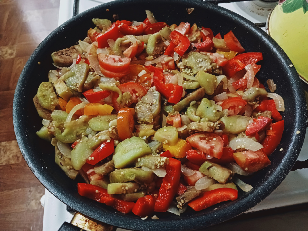 Баклажаны с капустой и перцем. Баклажаны с капустой и перцем