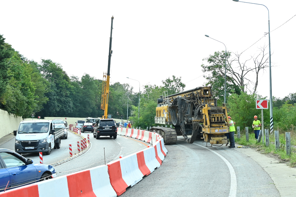 Федеральные дорожники отремонтируют подпорную стену и построят две новых.