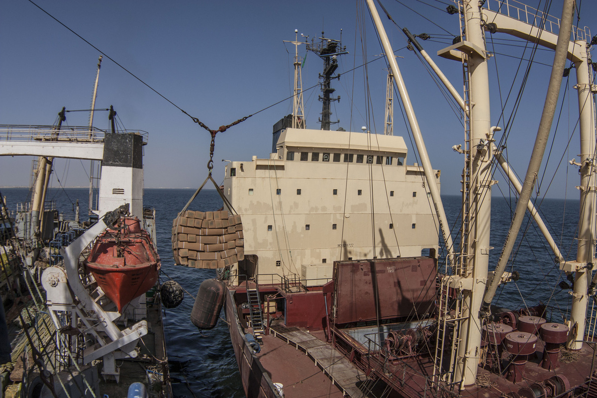 Перегруз в море. Иллюстрация из общего доступа.