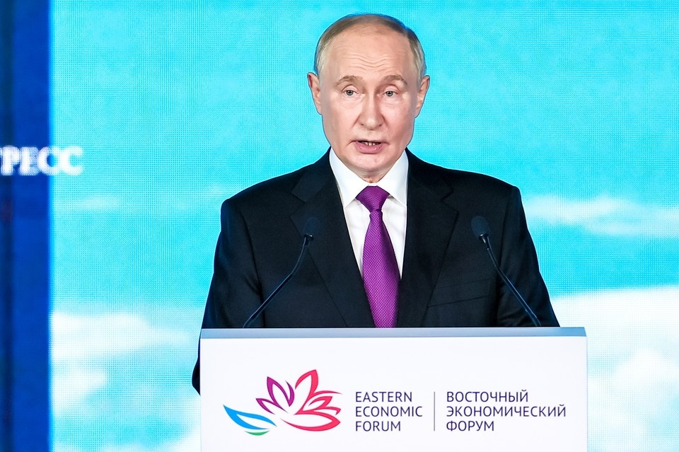    Президент РФ Владимир Путин на пленарном заседании Восточного экономического форума - 2024. Фото: Софья Сандурская/ТАСС