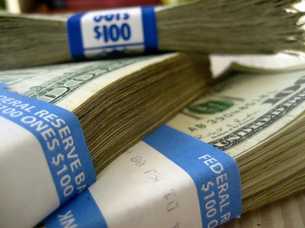 CC BY-SA 2.0 / 401(K) 2012 / Straps of Cash