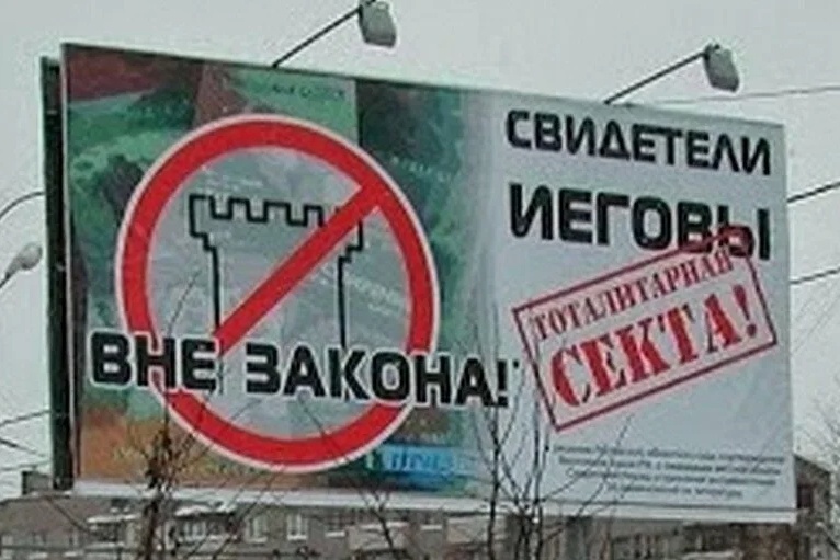 Не знаю цитаты. Ничто так не украшает человека как дружба с собственной головой. То в чем больше всего. Цитаты про родственников. Цитаты про людей которые много говорят.