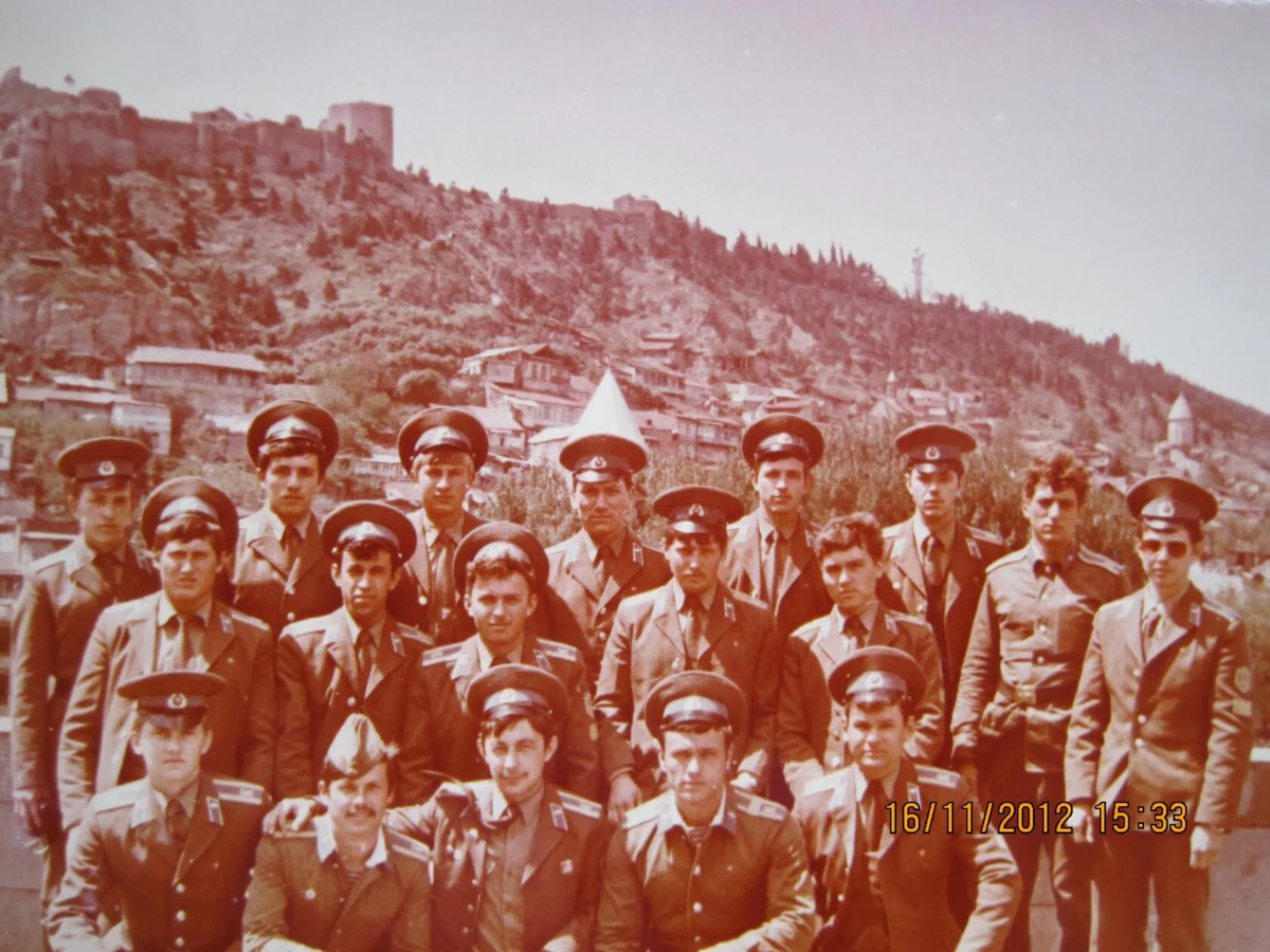 Летная практика в Грузии. Курсанты в Афганском полку Вострикова (Кировское ВАТУ было открыто для подготовки кадров специально под Афганистан и вся подготовка курсантов шла в этом направлении) 