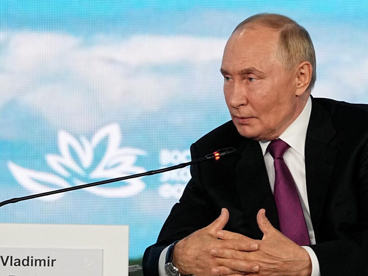    Путин: Россия никогда не отказывалась от переговоров с Украиной© Пул