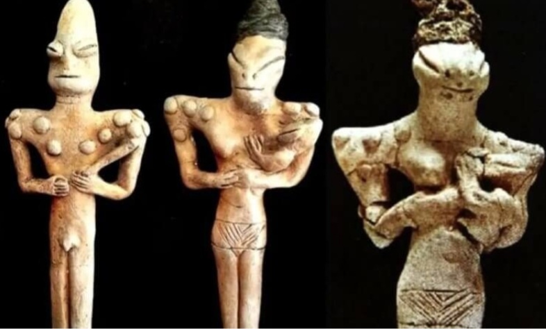 Вот они убейдские мамочки с детёнышами. Сисей их кормят, а рядом папочка...