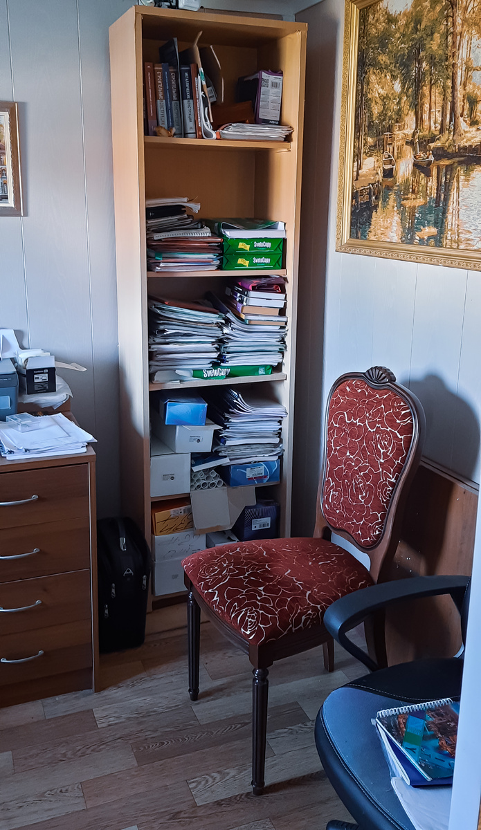 Папин рабочий кабинет, так грустно, когда его там нет((