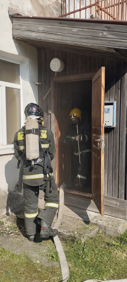    Появились фото пожара в Олонце, где мужчина отравился угарным газомОПС по Олонецкому району