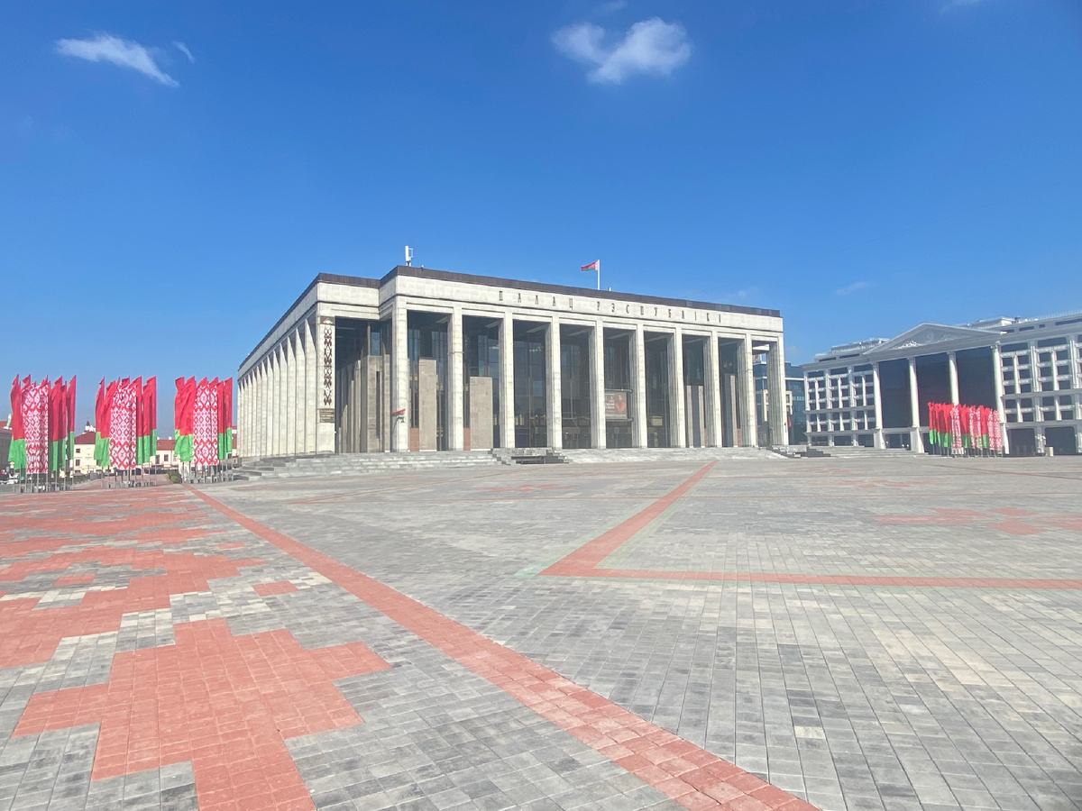 Октябрьская площадь 