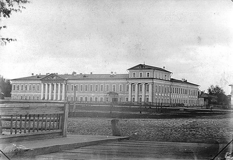 Здание мужской гимназии, ул. Галкинская, д. 1. 1880-е годы. Фото: сообщество ВКонтакте «Старая Вологда»
