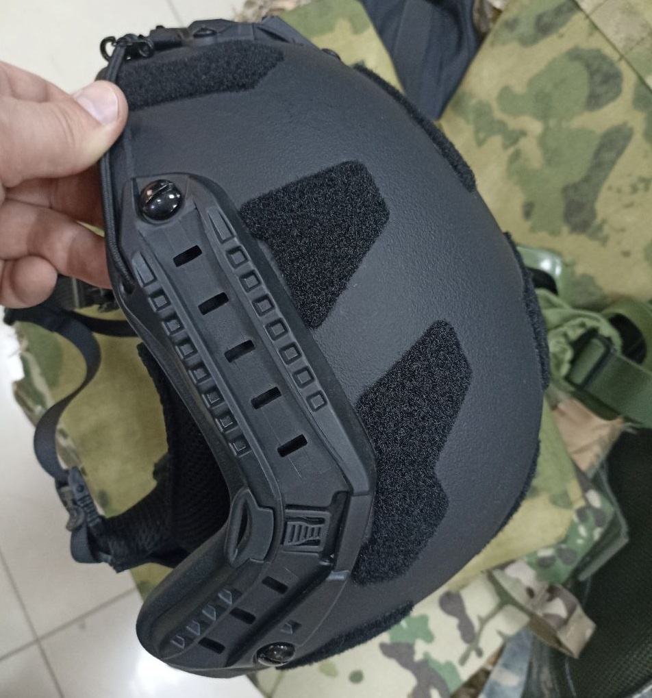 Военный тактический шлем безухий