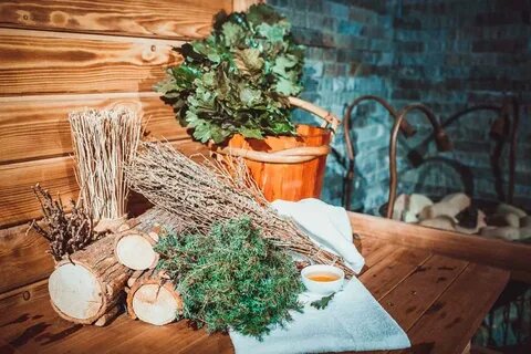Русская баня — это не просто традиция, это ритуал оздоровления, который люди практикуют веками. Один из самых древних и проверенных временем способов усилить лечебный эффект бани — использование трав. Ароматные сборы не только делают посещение парной приятным, но и приносят ощутимую пользу для здоровья. Но какие травы выбирать, и как правильно их использовать, чтобы почувствовать максимум эффекта? Давайте разбираться!